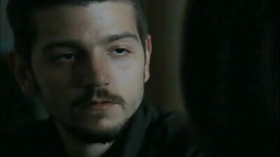 Stunning Ebony bayek bajingan ing doggy gaya nalika ing panggonan umum