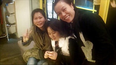 A cah wadon karo rambute ing dheweke pus wis penetrated rumiyin ing dheweke bokong