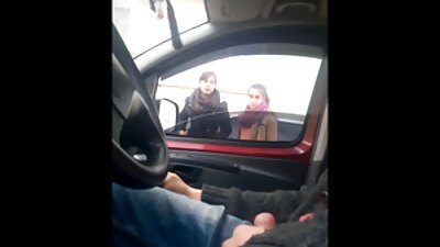 Strippers wadon saingan nggawe katresnan lesbian ing klub wengi kosong