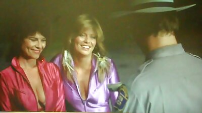 A cah ayu karo kaca tingal njupuk penetrated doggy gaya saka konco